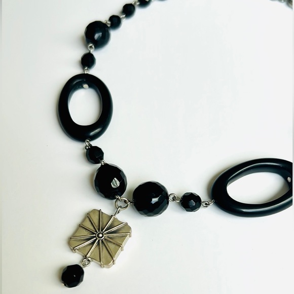 White House Black Market Black Necklace - Picture 5 of 6